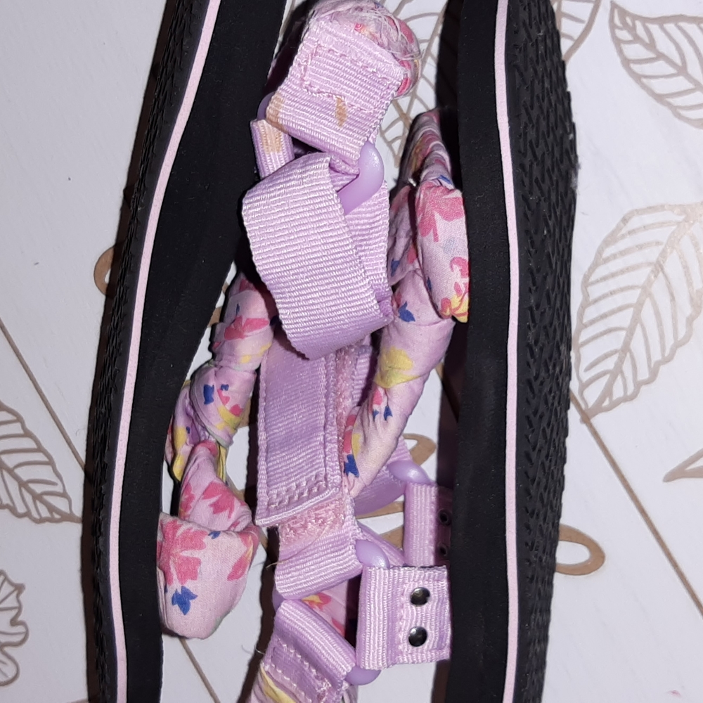 Sandals - Picture 2 of 4